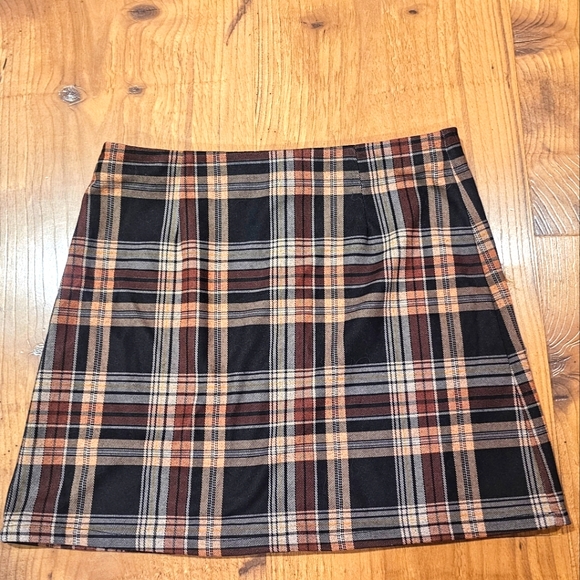 Urbin Dresses & Skirts - NWOT Plaid Skirt